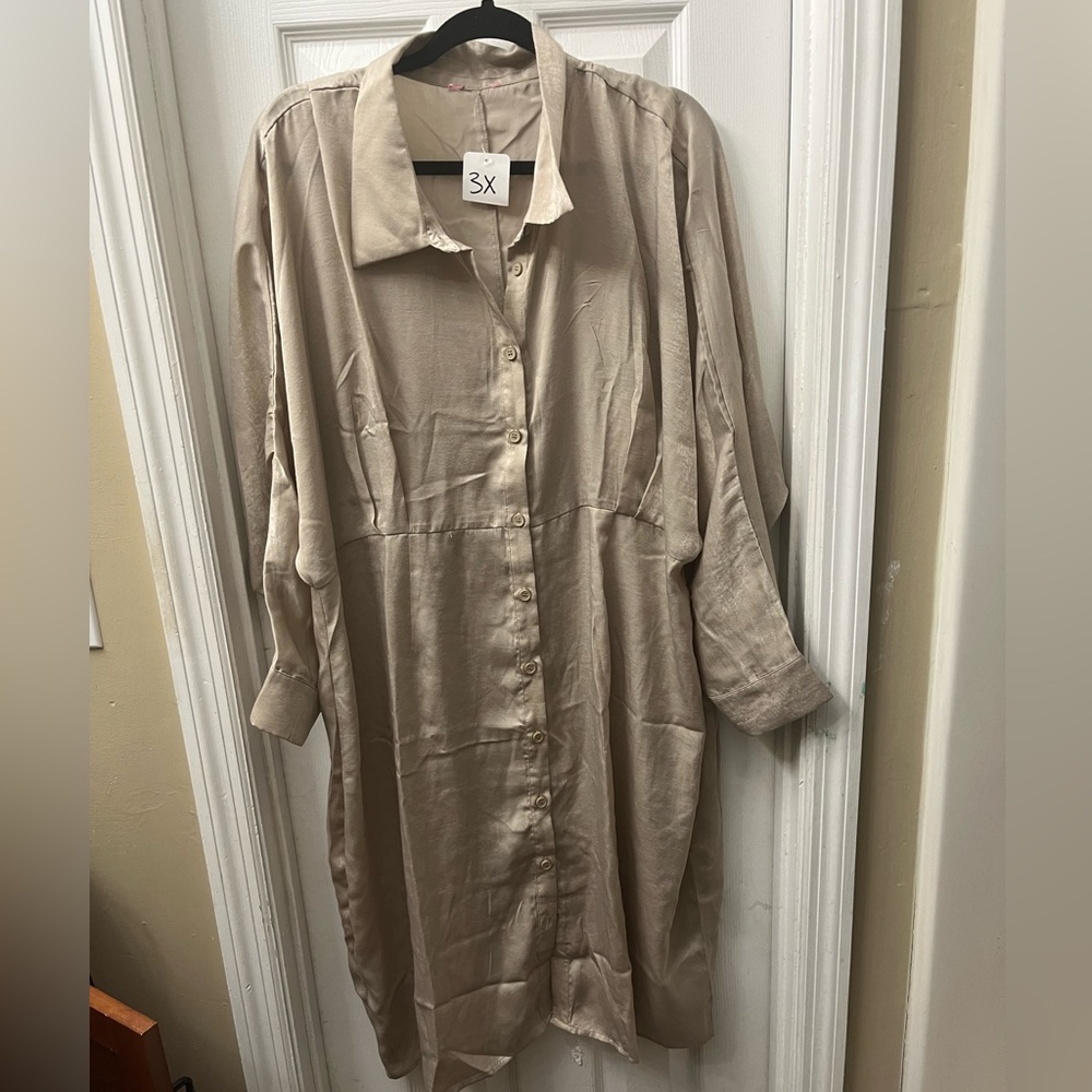 Silky button-up tunic